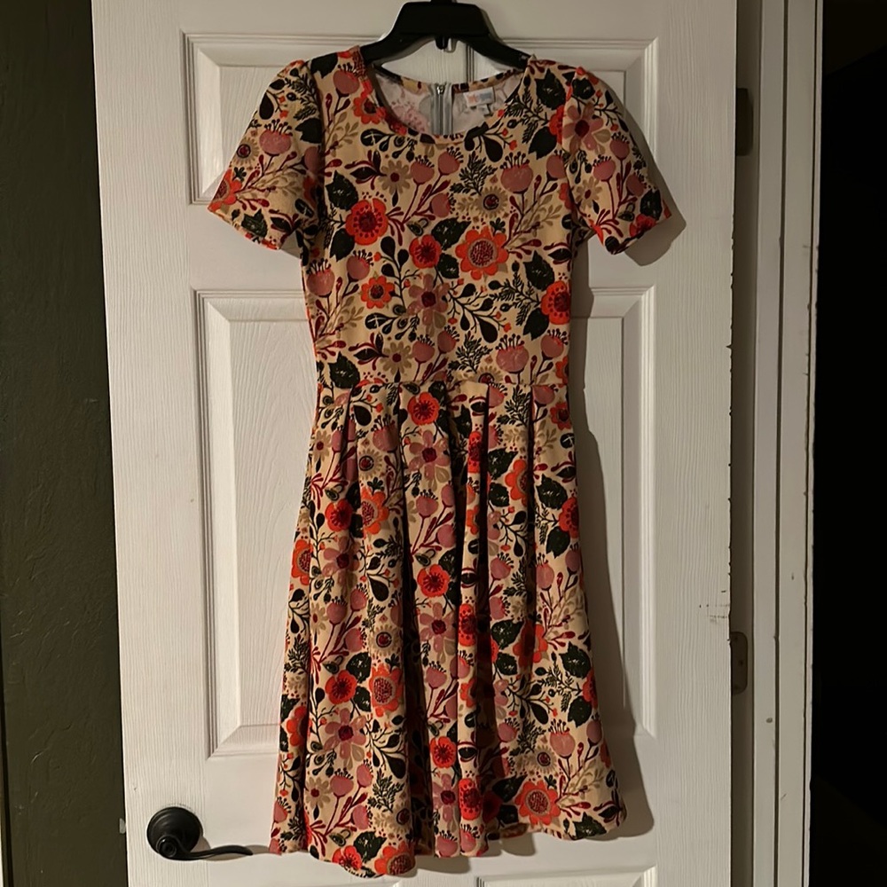Lularoe Amelia size small excellent condition.